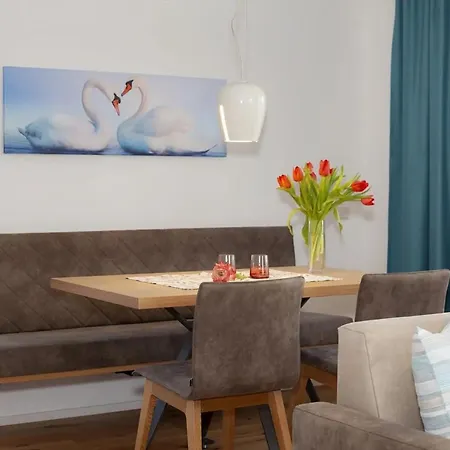 Bank Am Apartment *